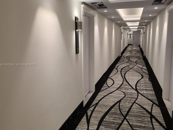 3180 S Ocean Dr 307, Hallandale Beach FL 33009