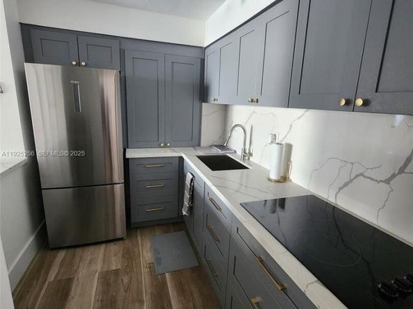 3180 S Ocean Dr 307, Hallandale Beach FL 33009