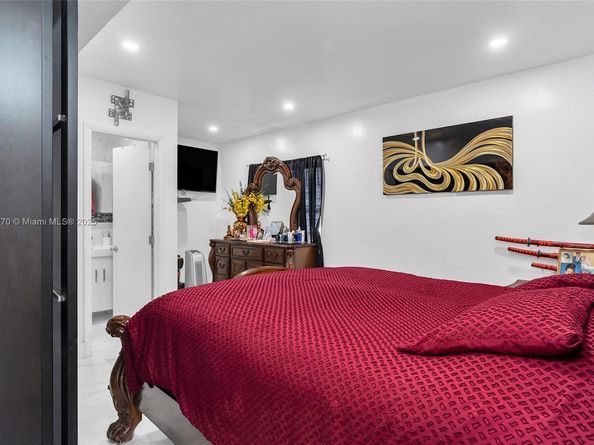 31 SW 58th Ct, Miami FL 33144