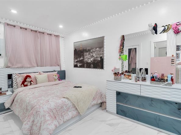 31 SW 58th Ct, Miami FL 33144