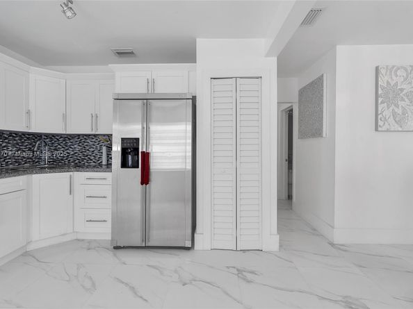 31 SW 58th Ct, Miami FL 33144