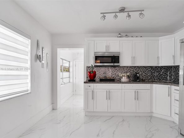 31 SW 58th Ct, Miami FL 33144