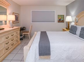 5100 NW 35th St 107, Lauderdale Lakes FL 33319