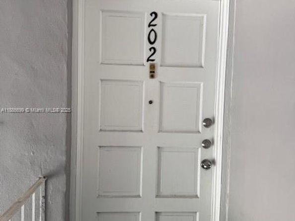 360 NW 69th Ave 202, Plantation FL 33317