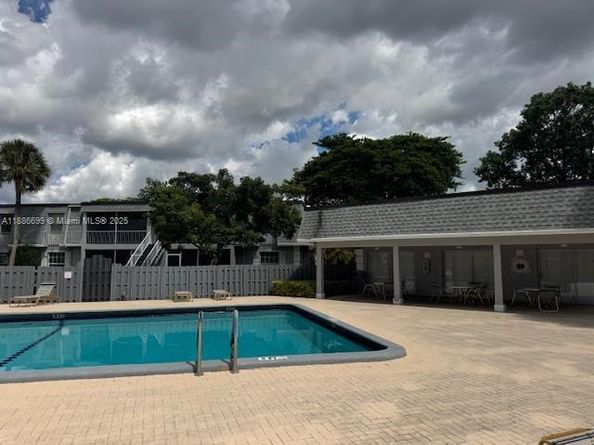 360 NW 69th Ave 202, Plantation FL 33317