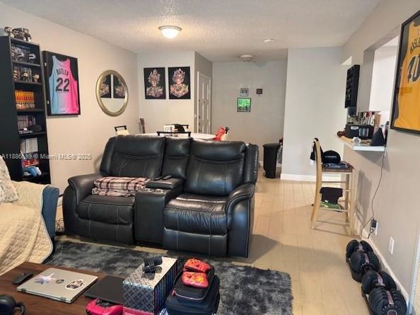 360 NW 69th Ave 202, Plantation FL 33317