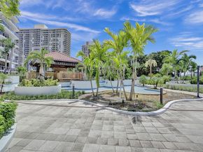 20281 E Country Club Dr 210, Aventura FL 33180