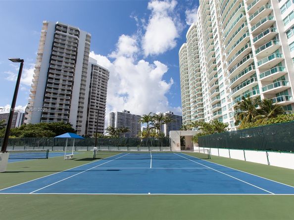 20281 E Country Club Dr 210, Aventura FL 33180