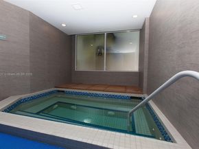 20281 E Country Club Dr 210, Aventura FL 33180