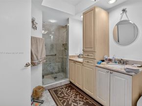20281 E Country Club Dr 210, Aventura FL 33180