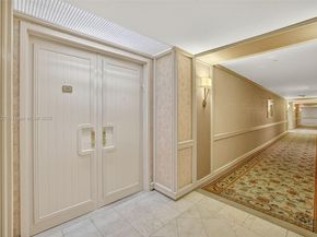 20281 E Country Club Dr 210, Aventura FL 33180