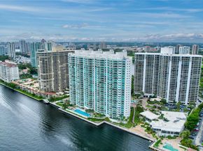 20281 E Country Club Dr 210, Aventura FL 33180