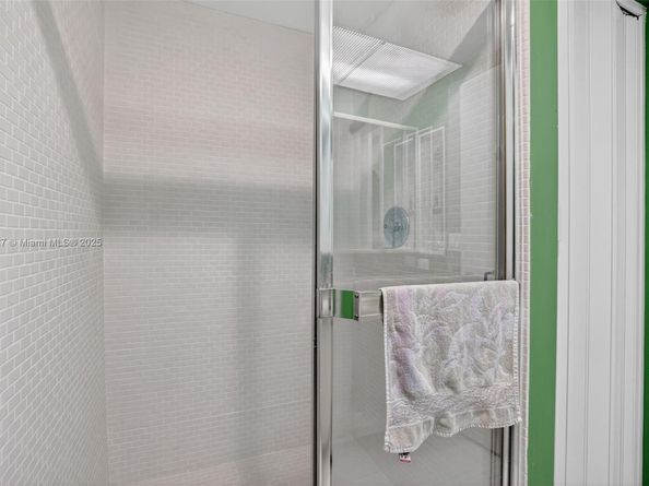20281 E Country Club Dr 210, Aventura FL 33180