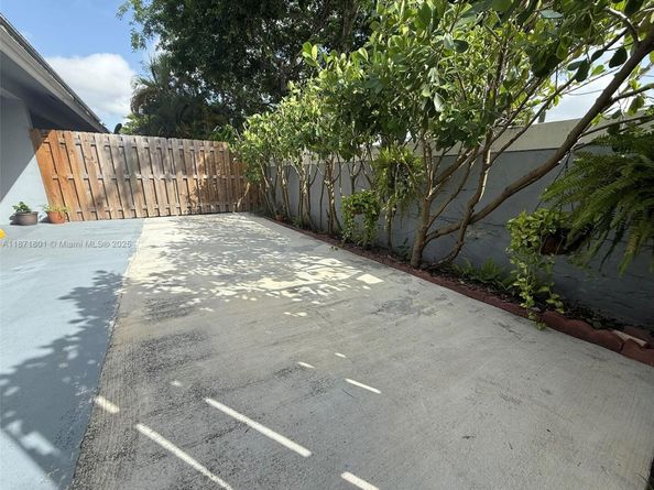 14251 SW 96th Ter 14251, Miami FL 33186