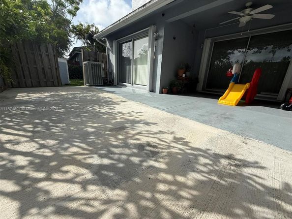 14251 SW 96th Ter 14251, Miami FL 33186