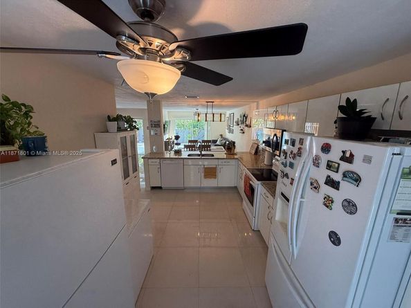 14251 SW 96th Ter 14251, Miami FL 33186