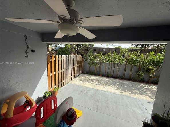14251 SW 96th Ter 14251, Miami FL 33186