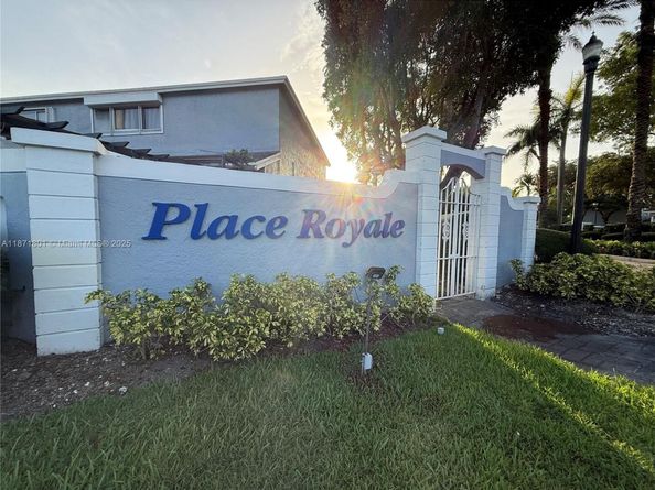 14251 SW 96th Ter 14251, Miami FL 33186