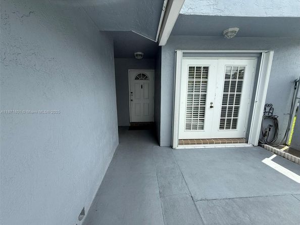 14251 SW 96th Ter 14251, Miami FL 33186