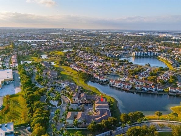 10012 NW 7 St 107, Miami FL 33172