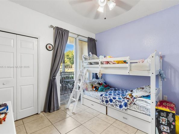 10012 NW 7 St 107, Miami FL 33172