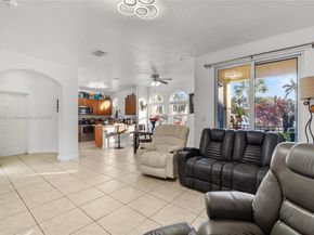 10012 NW 7 St 107, Miami FL 33172