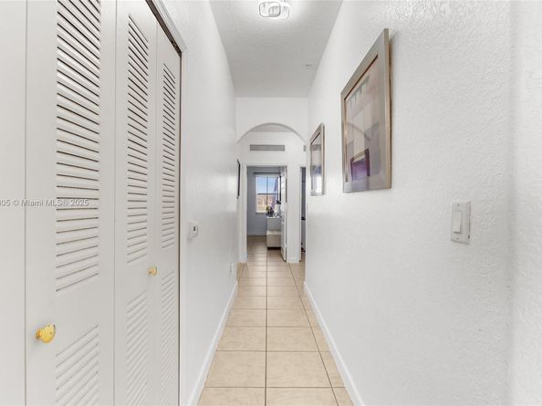 10012 NW 7 St 107, Miami FL 33172