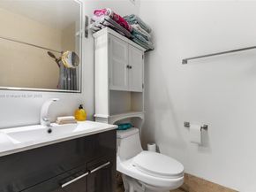10012 NW 7 St 107, Miami FL 33172
