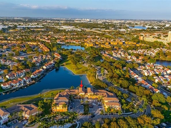 10012 NW 7 St 107, Miami FL 33172