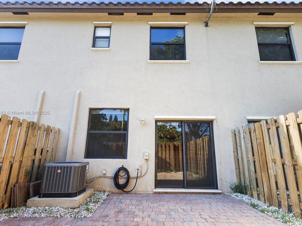 15081 SW 113th Ter, Miami FL 33196