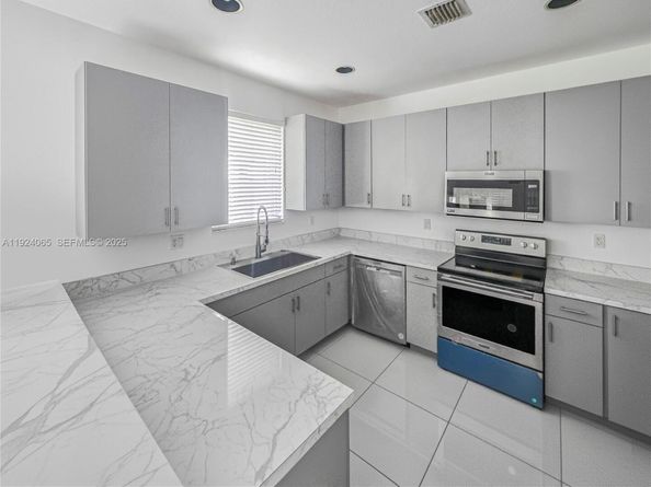 15843 SW 139th St, Miami FL 33196