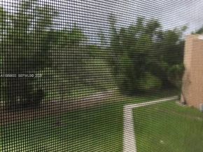 4000 N Hills Dr 32, Hollywood FL 33021