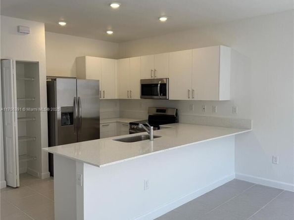 2851 SE 25TH Rd, Homestead FL 33035