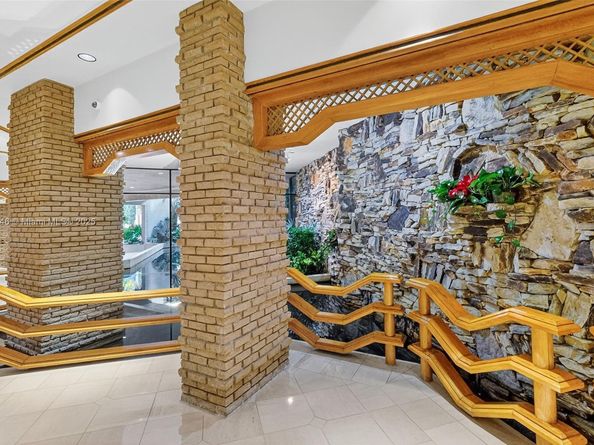 2 Grove Isle Dr B1505, Miami FL 33133