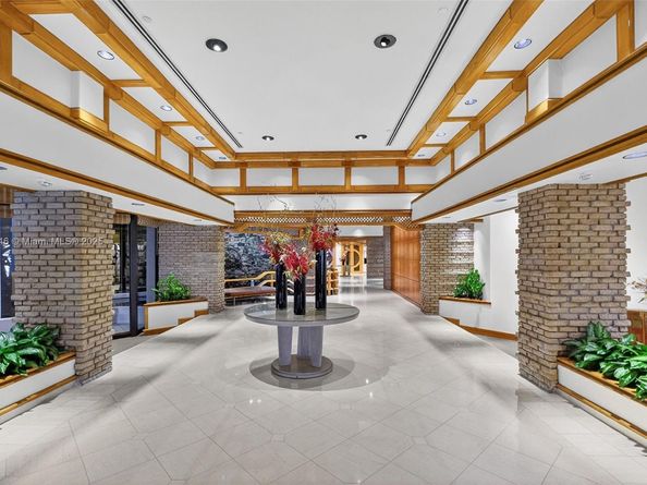 2 Grove Isle Dr B1505, Miami FL 33133