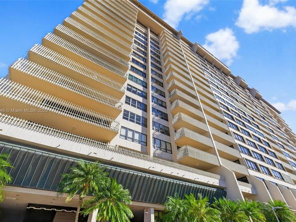 2 Grove Isle Dr B1505, Miami FL 33133