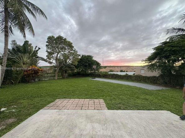2411 SW 50th Ter, Fort Lauderdale FL 33317