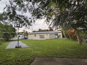 2411 SW 50th Ter, Fort Lauderdale FL 33317