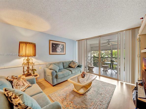 3940 Inverrary Blvd 303A, Lauderhill FL 33319