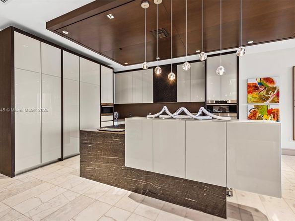 2821 S Bayshore Dr 19B, Miami FL 33133