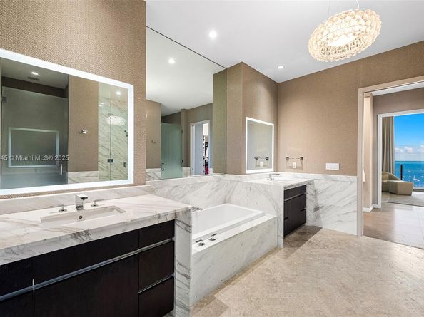 2821 S Bayshore Dr 19B, Miami FL 33133