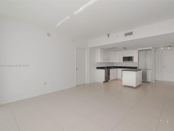 92 SW 3rd St 3503, Miami FL 33130