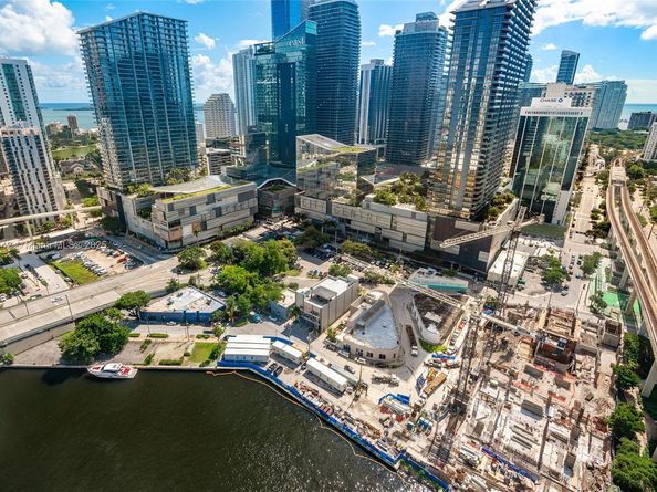 92 SW 3rd St 3503, Miami FL 33130