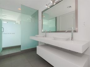 92 SW 3rd St 3503, Miami FL 33130