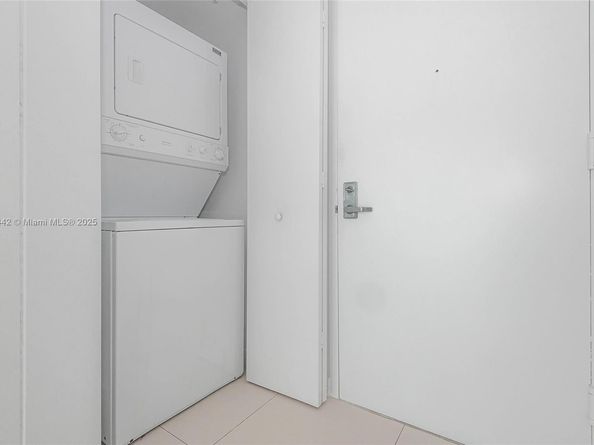 92 SW 3rd St 3503, Miami FL 33130