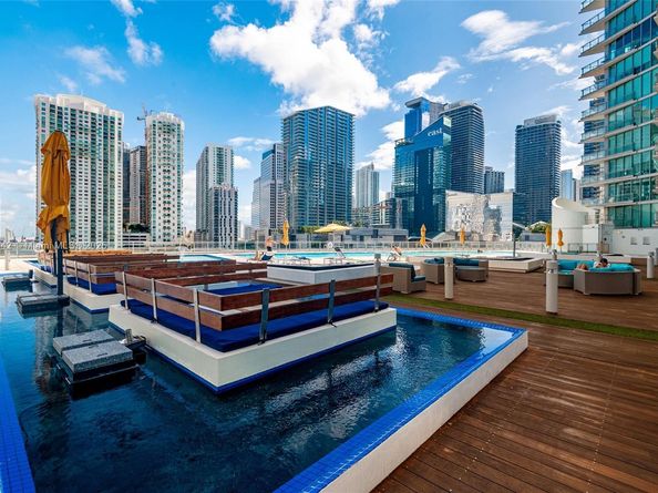 92 SW 3rd St 3503, Miami FL 33130