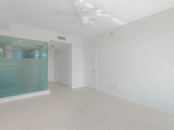 92 SW 3rd St 3503, Miami FL 33130