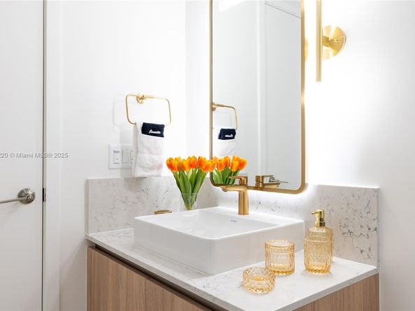 159 NE 6th St 3615, Miami FL 33132