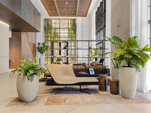 159 NE 6th St 3615, Miami FL 33132