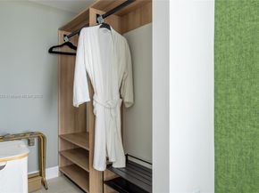 159 NE 6th St 3615, Miami FL 33132